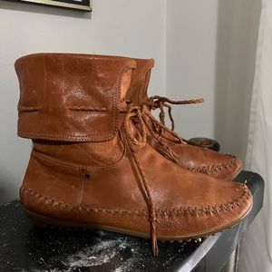FRYE Womens Cognac Brown Leather Moccasin Boot Bootie Size 6.5